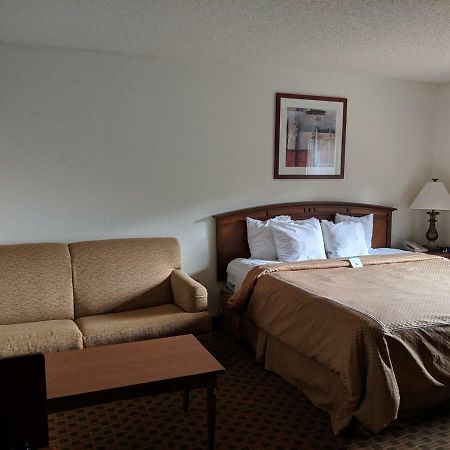 Boarders Inn And Suites By Cobblestone Hotels - Ripon Εξωτερικό φωτογραφία