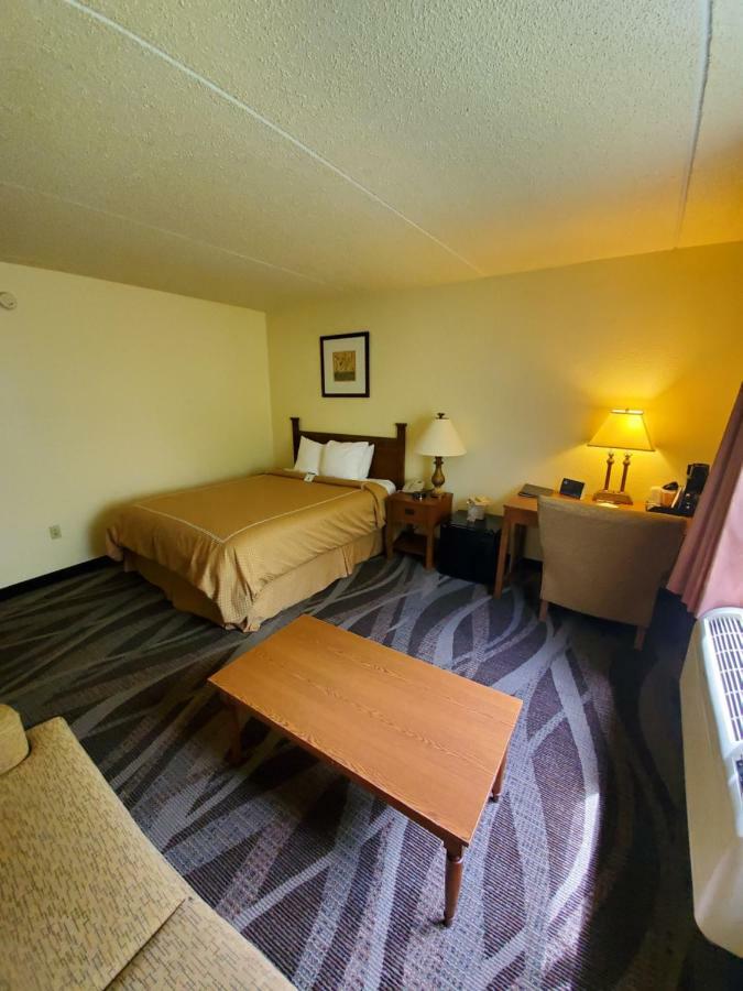 Boarders Inn And Suites By Cobblestone Hotels - Ripon Εξωτερικό φωτογραφία